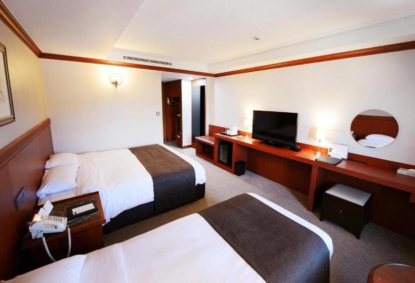 디럭스 룸 호수 전망, Commodore Hotel Gyeongju