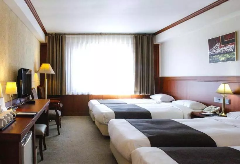 スタンダード４人部屋, Commodore Hotel Gyeongju