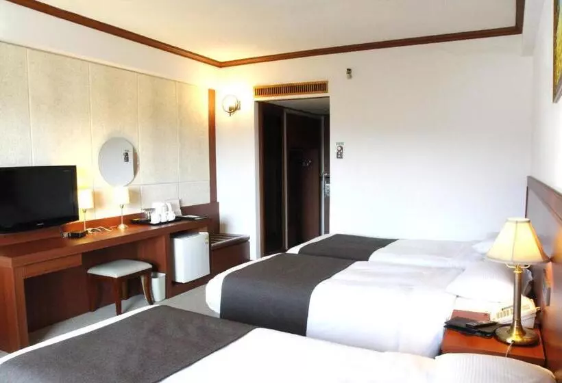 デラックストリプルルーム, Commodore Hotel Gyeongju