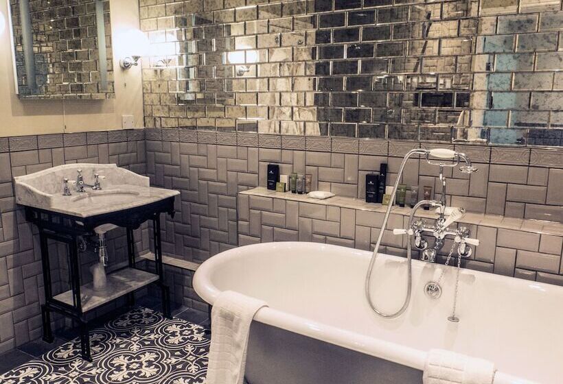 Люкс 3 Спальни, Hardwick Hall