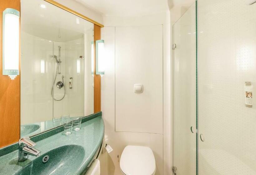 Номер Стандарт, Ibis London Excel Docklands