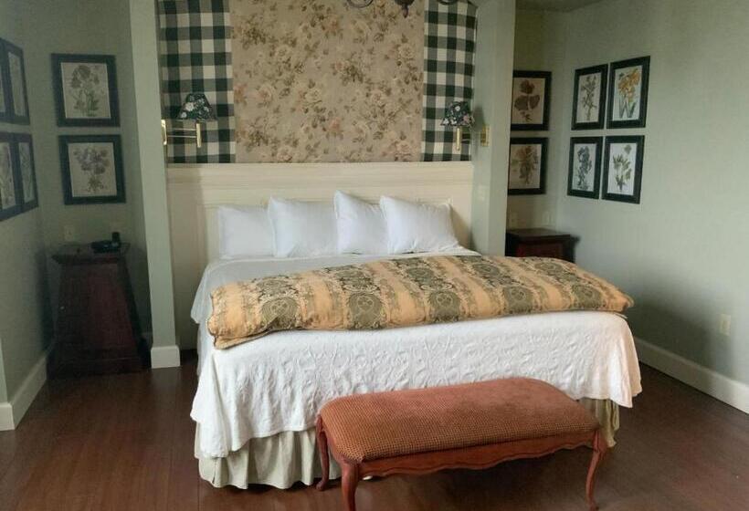 جناح مزوَّد بشرفة, Kingsbrae Arms Inn