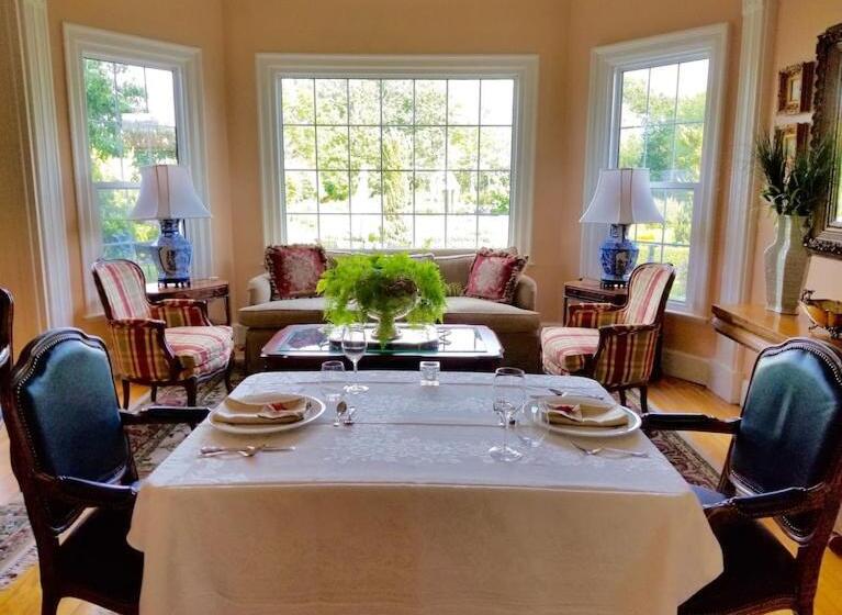 إستوديو ديلوكس, Kingsbrae Arms Inn