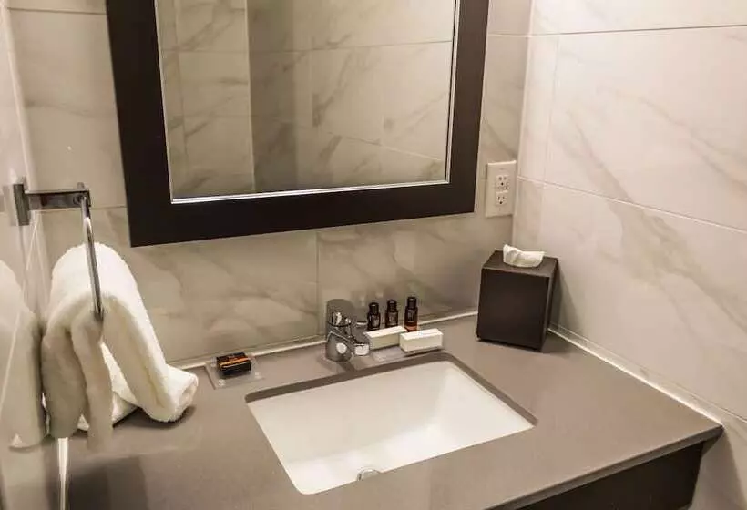 ジュニアスイート, Ottawa Embassy Hotel & Suites