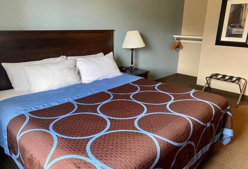 身障者適用キングサイズベッドルーム, Super 8 By Wyndham Edmonton South