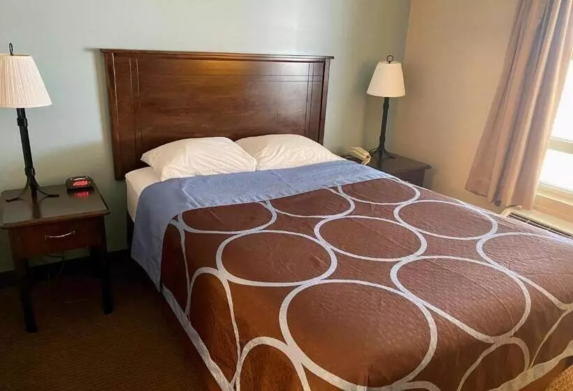 سوییت خانوادگی, Super 8 By Wyndham Edmonton South