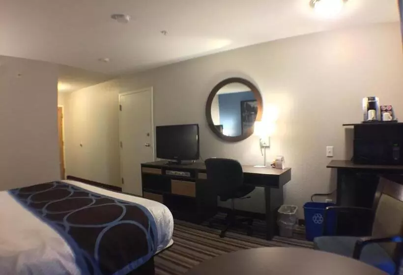 身障者適用キングサイズベッドルーム, Super 8 By Wyndham Fort Frances
