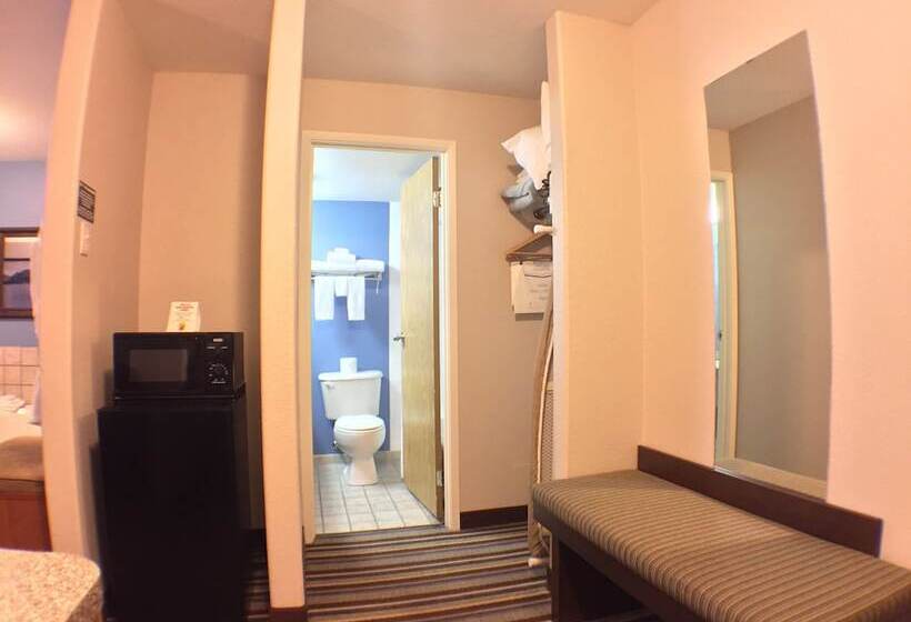 디럭스 스튜디오, Super 8 By Wyndham Fort Frances