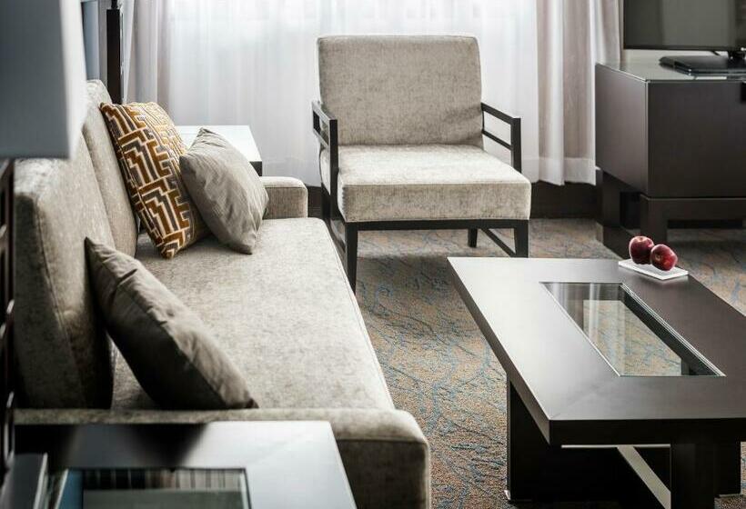 Люкс Executive Кровать Кинг, Ottawa Embassy Hotel & Suites