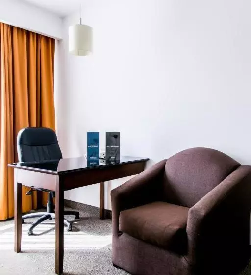 キングサイズベッドのスタンダードルーム, Radisson Poliforum Plaza Hotel Leon