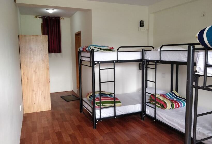 スーペリアーシェアルームのワンベッド, Madpackers Manali