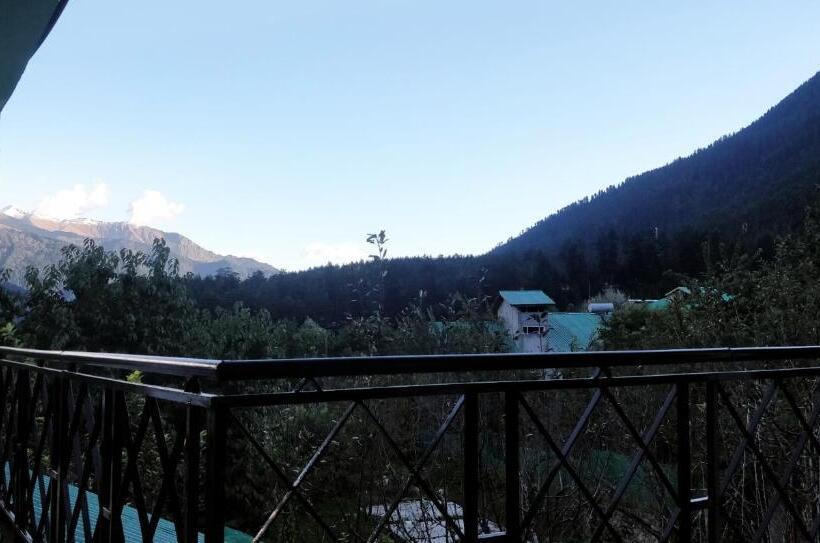 デラックスルーム, Madpackers Manali