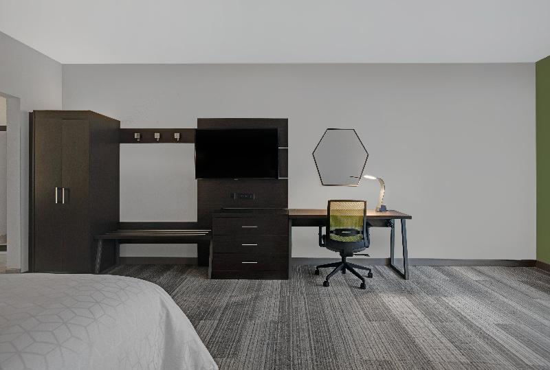 适合残疾人士使用的套间, Holiday Inn Express   Milwaukee Downtown, An Ihg