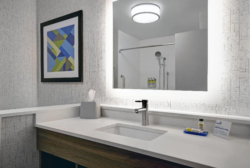 스위트 킹사이즈 침대, Holiday Inn Express Milwaukee Downtown, An Ihg