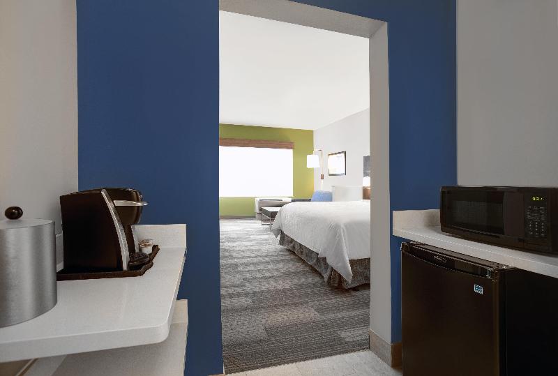 适合残疾人士使用的套间, Holiday Inn Express   Milwaukee Downtown, An Ihg