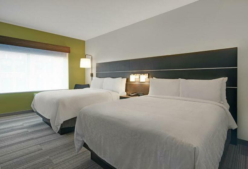 장애인을 위한 스위트, Holiday Inn Express Milwaukee Downtown, An Ihg
