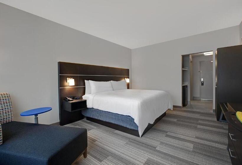 适合残疾人士使用的带超级大床的标准间, Holiday Inn Express   Milwaukee Downtown, An Ihg