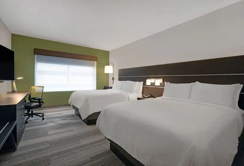 身障者適用スイートルーム, Holiday Inn Express   Milwaukee Downtown, An Ihg