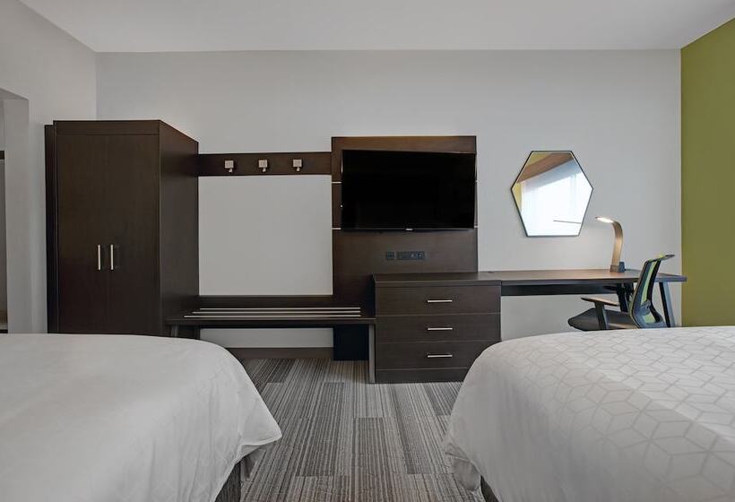 장애인을 위한 스위트, Holiday Inn Express Milwaukee Downtown, An Ihg