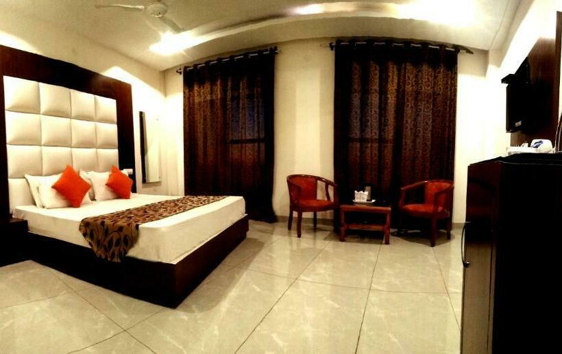 高级大房间, Vatika   The Riverside Resort