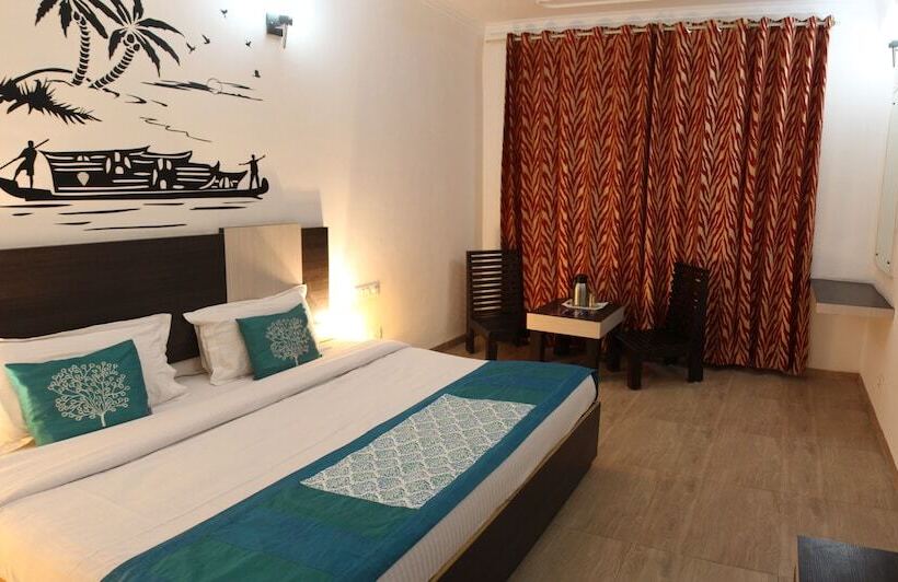 디럭스 룸, Vatika   The Riverside Resort