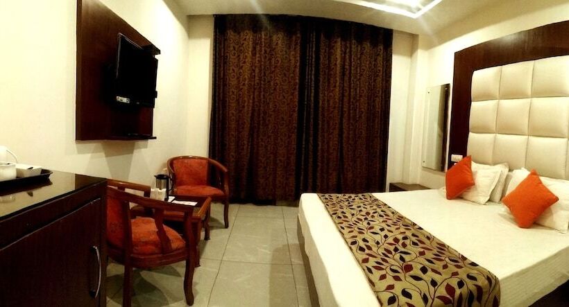 수피리어 룸, Vatika   The Riverside Resort
