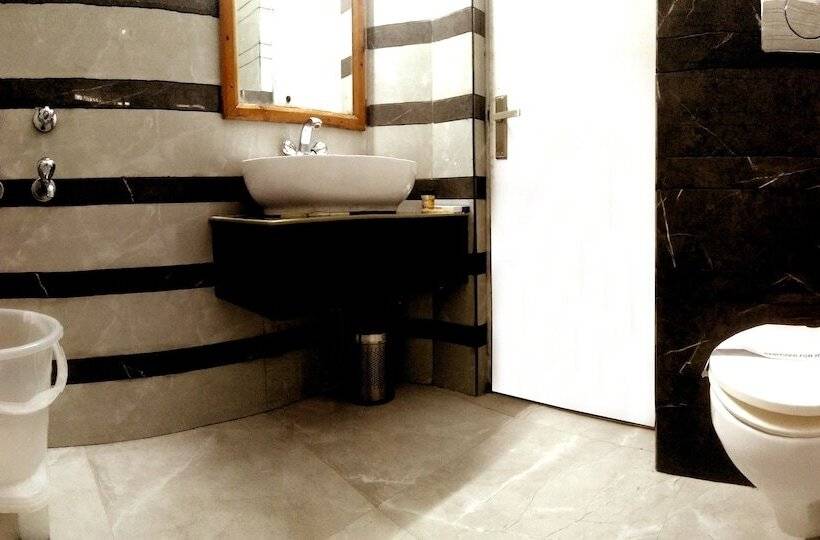 高级大房间, Vatika   The Riverside Resort