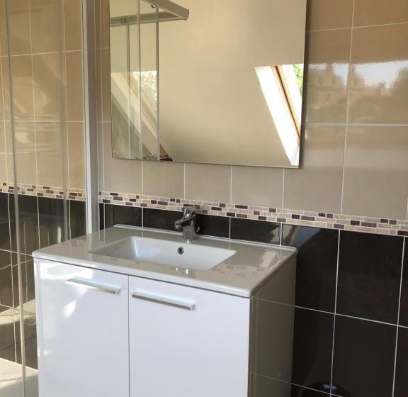 스탠다드 룸 킹사이즈 침대, Le Nid Du Franc