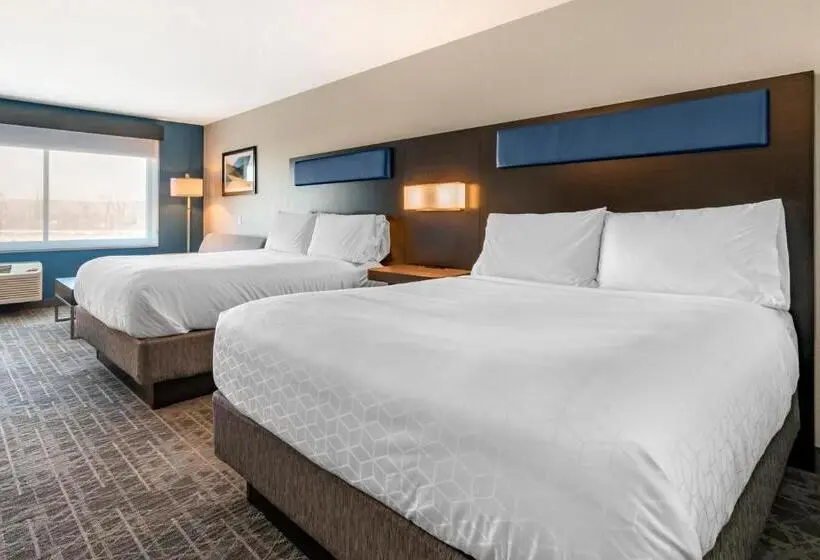 身障者適用スイートルーム, Holiday Inn Express & Suites   Carlisle Southwest I 81, An Ihg