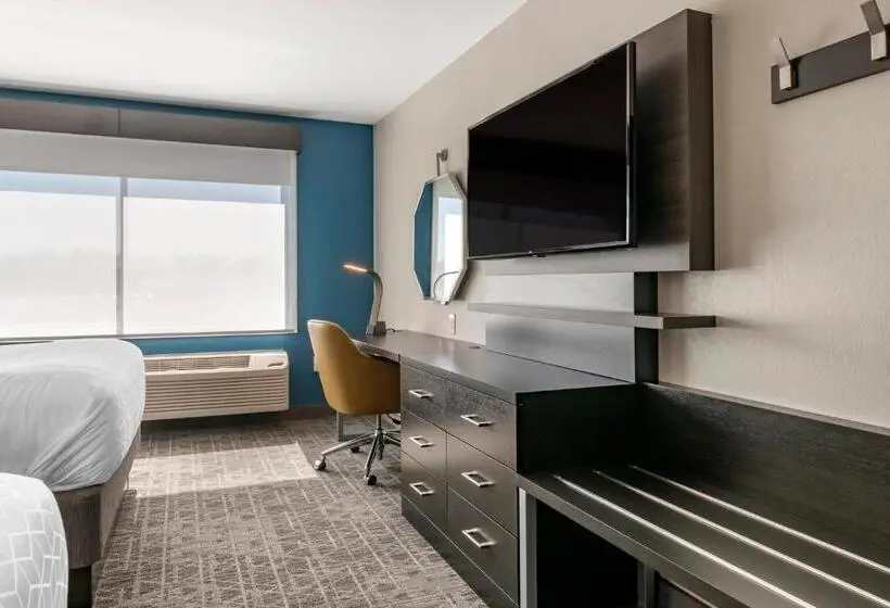 身障者適用スイートルーム, Holiday Inn Express & Suites   Carlisle Southwest I 81, An Ihg