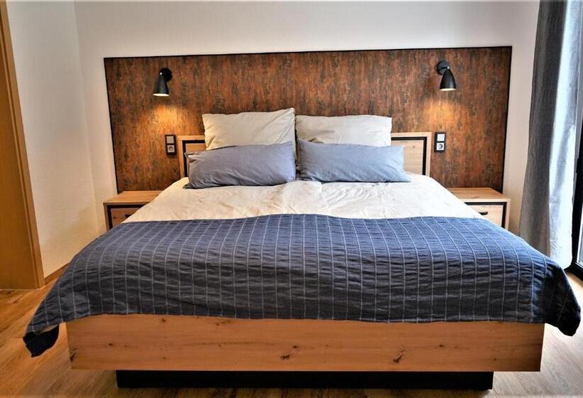 غرفة قياسية مطلّة علي البحر مزوَّدة بشُرفة, Haus Moselliebe B&b