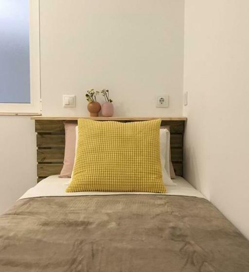 اتاق استاندارد یک نفره, Hola Hostel Alicante