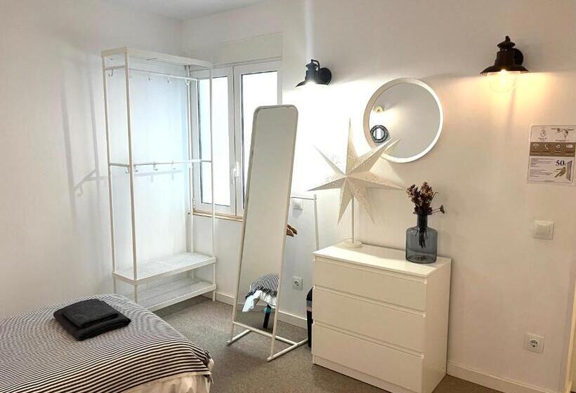 اتاق استاندارد با سرویس بهداشتی مشترک, Hola Hostel Alicante