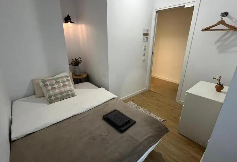 اتاق استاندارد یک تخته با سرویس بهداشتی مشترک, Hola Hostel Alicante