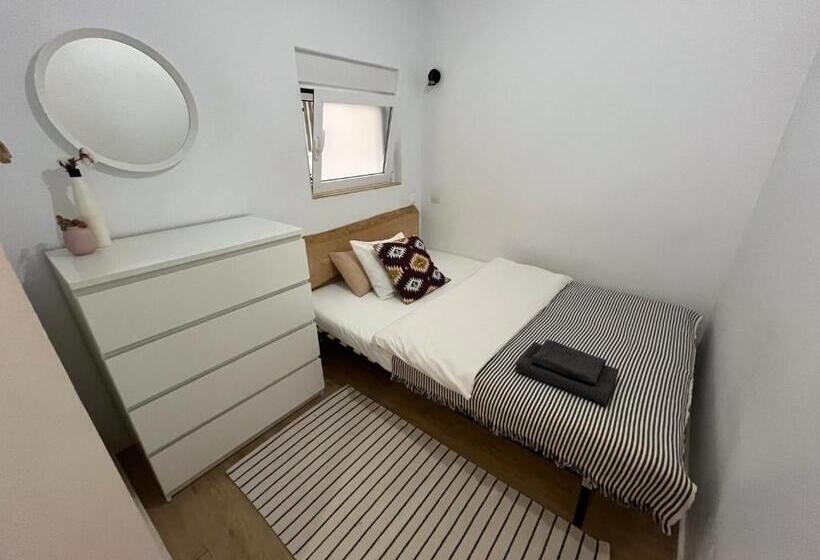 اتاق استاندارد یک نفره, Hola Hostel Alicante