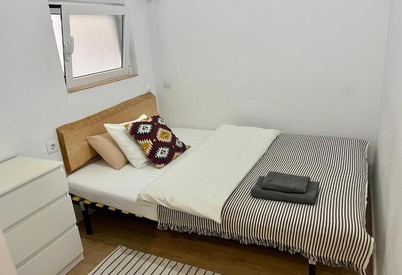 اتاق استاندارد یک نفره, Hola Hostel Alicante