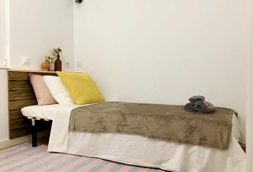 اتاق استاندارد یک تخته با سرویس بهداشتی مشترک, Hola Hostel Alicante