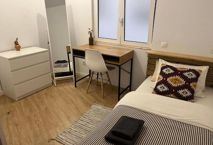 اتاق استاندارد یک تخته با سرویس بهداشتی مشترک, Hola Hostel Alicante