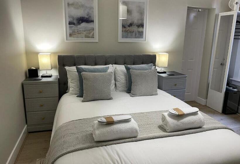 غرفة ديلوكس, Peacock Guest House