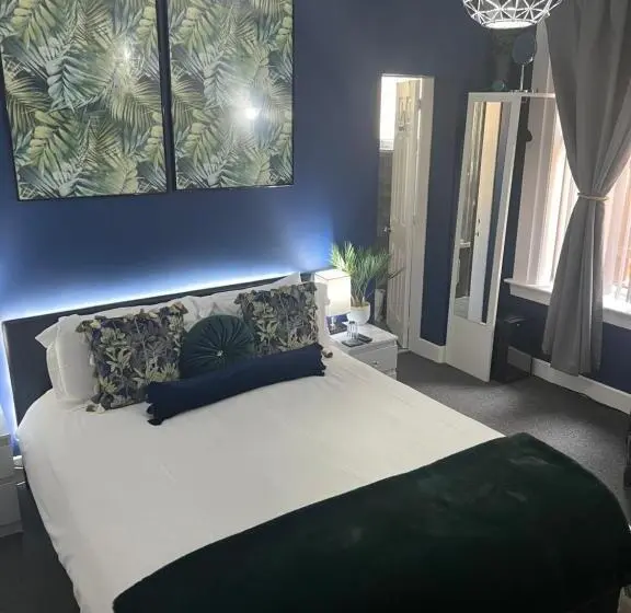 デラックスルーム, Peacock Guest House