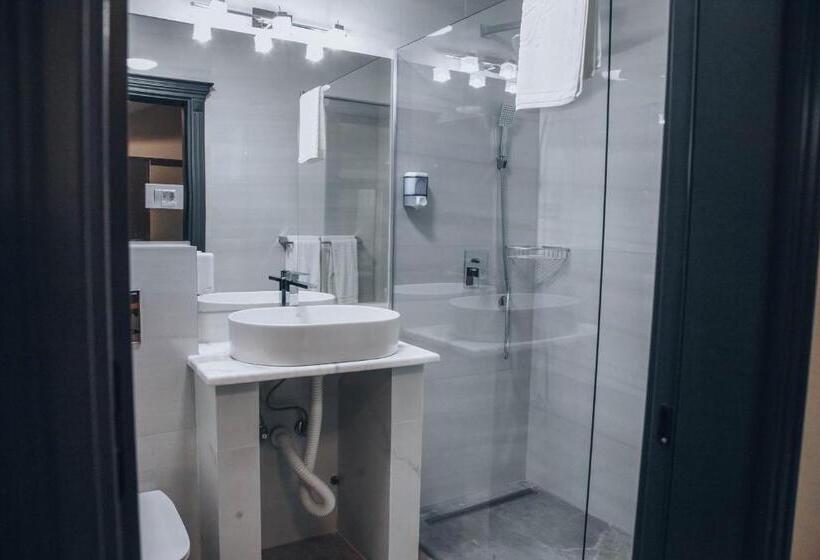 اتاق لوکس سه تخته, S Club Resort Hotel Aqua Park And Spa