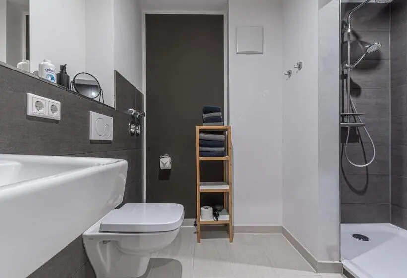 テラス付き１ベッドルームアパートメント, B26 Apartments   Unterwegs Zu Hause