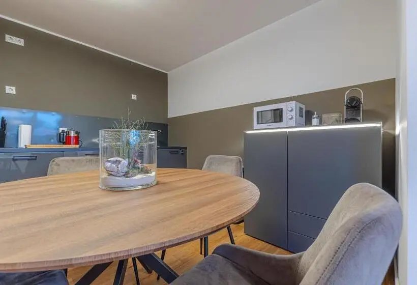 テラス付き１ベッドルームアパートメント, B26 Apartments   Unterwegs Zu Hause