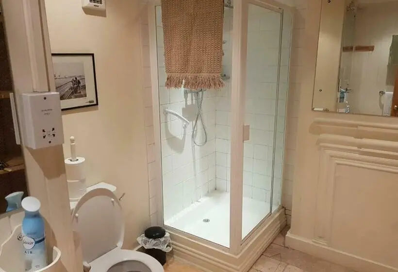 バス共有のスタンダードルーム, Keyfield Terrace Serviced Apartments