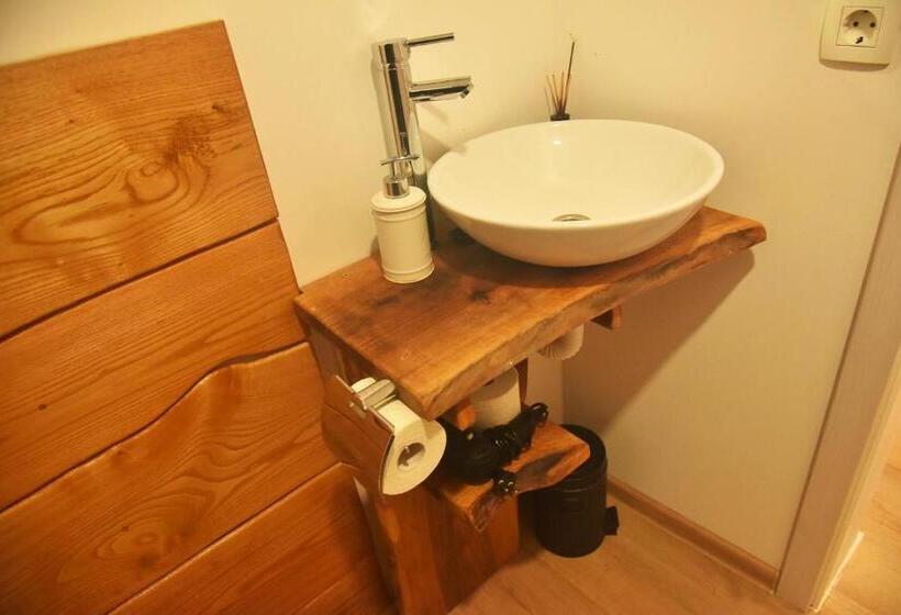 آپارتمان دوبلکس 1 خوابه, Hiša Stare Mame