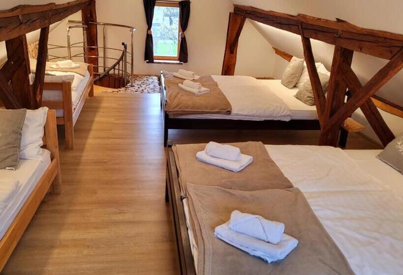 آپارتمان دوبلکس 1 خوابه, Hiša Stare Mame