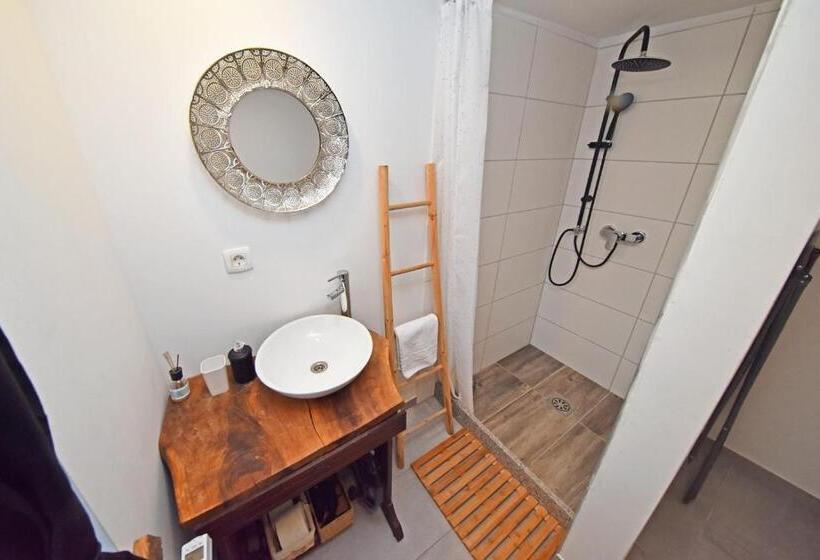 آپارتمان 1 خوابه همکف, Hiša Stare Mame