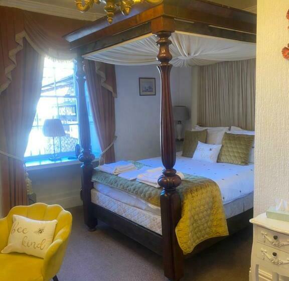 غرفة سوبيريور, Parlors Hall