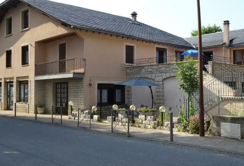 غرفة قياسية مطلّة علي الحديقة, Au Pont De La Ginéze