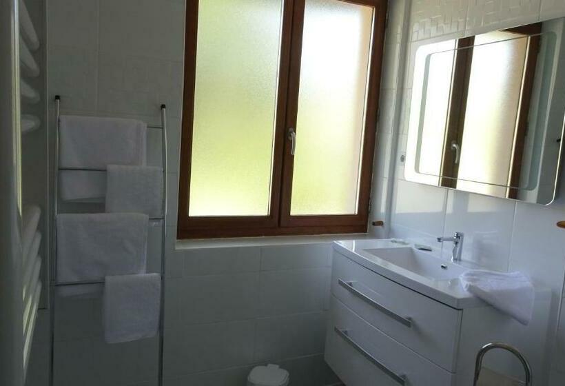 غرفة قياسية مطلّة علي الحديقة, Au Pont De La Ginéze